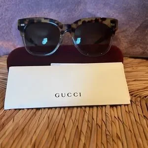 Gucci | Accessories | Gucci Sunglasses Spotted Havana  display picture 3